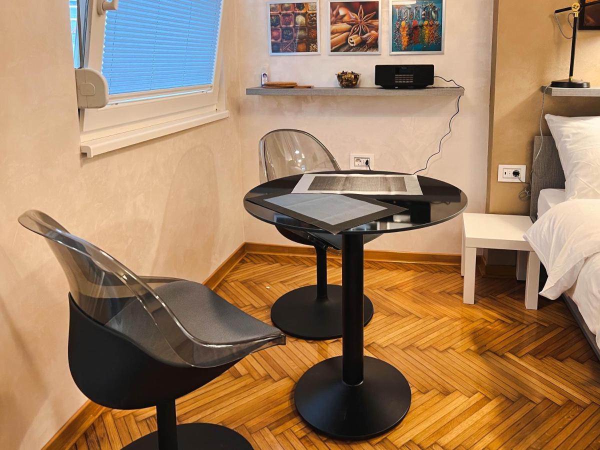 Old Town Luxury Suites Belgrado Exterior foto